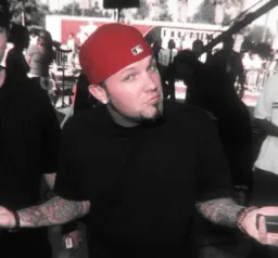 Fred durst  - AI Chatbot | Dittin AI